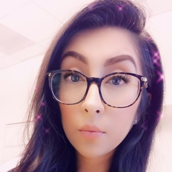 Meet your Posher, Erica - Picture 1 of 1